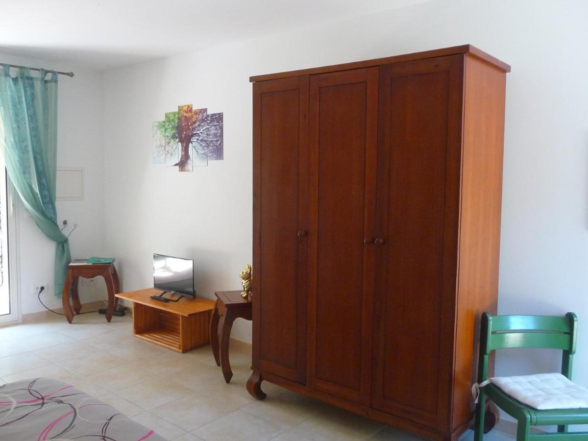 Villa Des Masques Aubais Ngoại thất bức ảnh